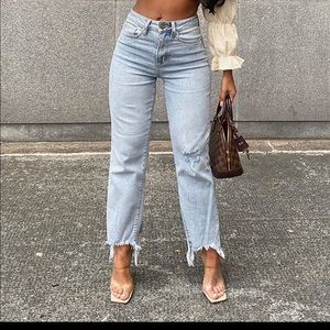 Fashion Nova distressed ankle jeans size 7